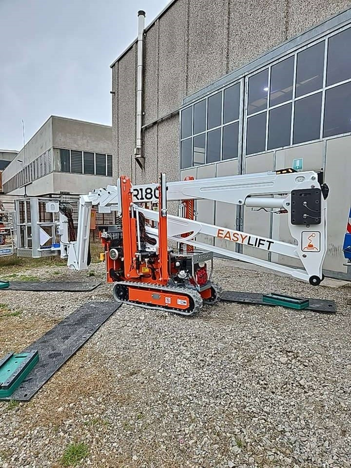 EasyLift R180 - Piattaforma articolata: foto 1 EasyLift R180 - Piattaforma articolata: foto 1