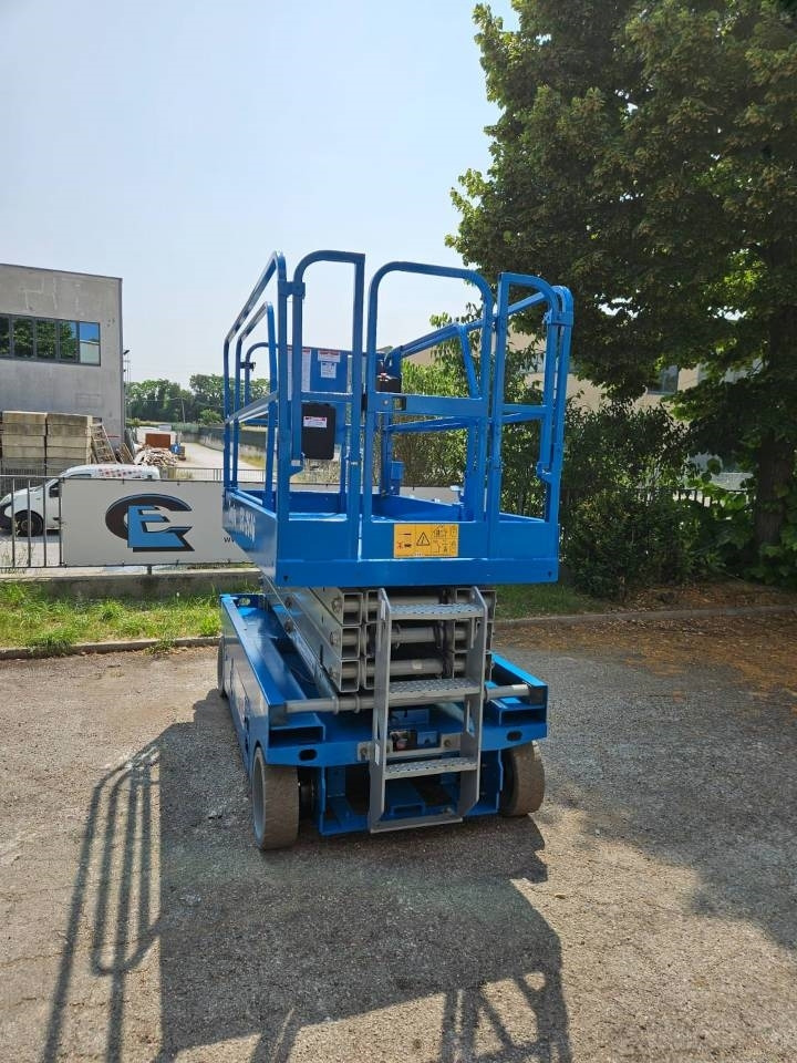 Genie GS 2646 - Piattaforma a pantografo: foto 4 Genie GS 2646 - Piattaforma a pantografo: foto 4