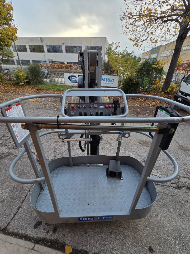 NIFTYLIFT HR 15 HDE - Piattaforma articolata: foto 2 NIFTYLIFT HR 15 HDE - Piattaforma articolata: foto 2