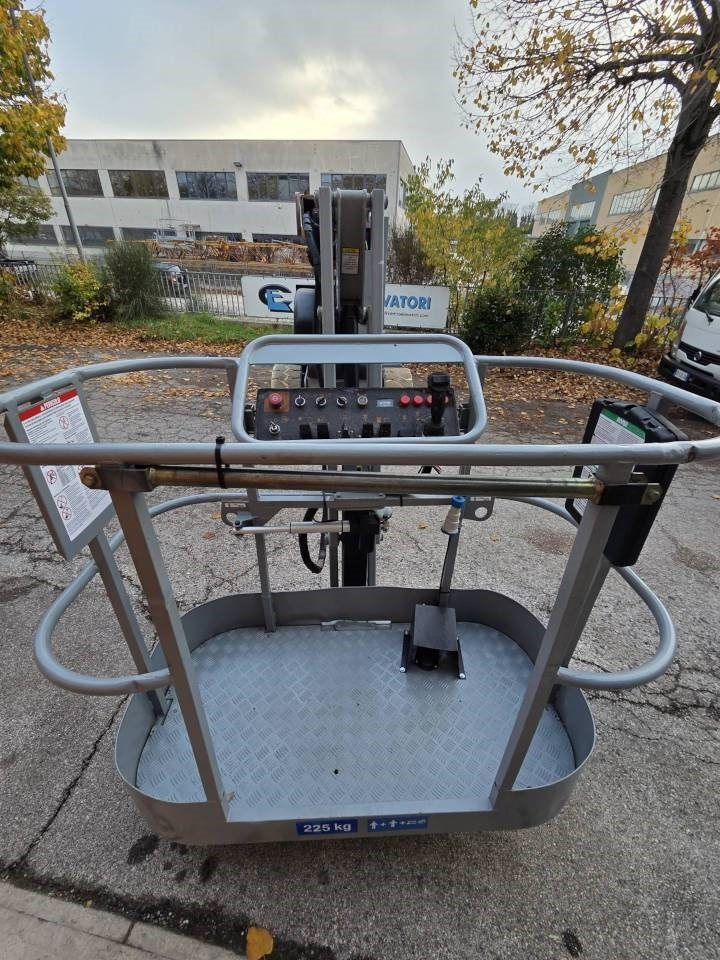 Niftylift HR 15 HDE - Piattaforma articolata: foto 2 Niftylift HR 15 HDE - Piattaforma articolata: foto 2