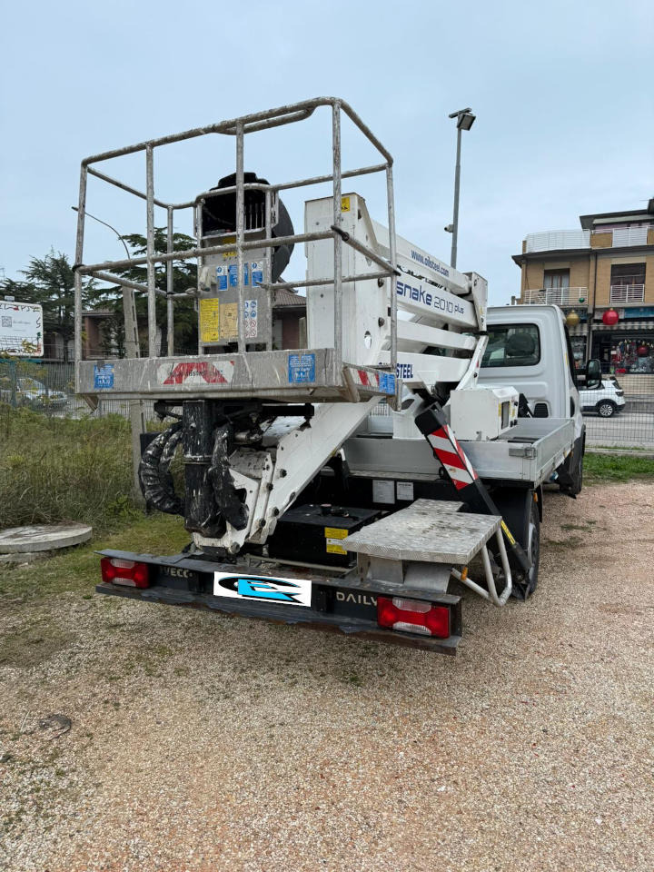 OIL&STEEL 20.10 Plus - Piattaforma autocarrata: foto 5 OIL&STEEL 20.10 Plus - Piattaforma autocarrata: foto 5