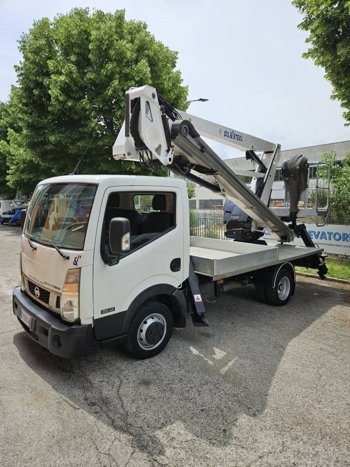 Oil & Steel Snake 21.12 - Piattaforma autocarrata: foto 1 Oil & Steel Snake 21.12 - Piattaforma autocarrata: foto 1