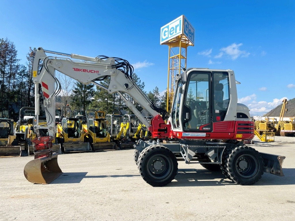 Takeuchi TB295W (3964) - Escavatore gommato: foto 1 Takeuchi TB295W (3964) - Escavatore gommato: foto 1