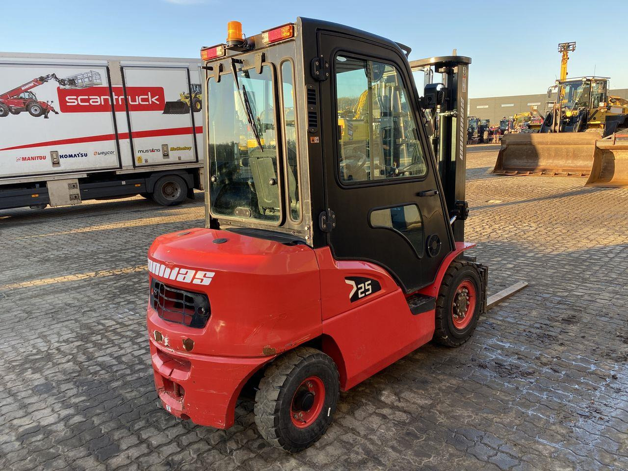 Conmas 2500kg - Carrello elevatore diesel: foto 4 Conmas 2500kg - Carrello elevatore diesel: foto 4