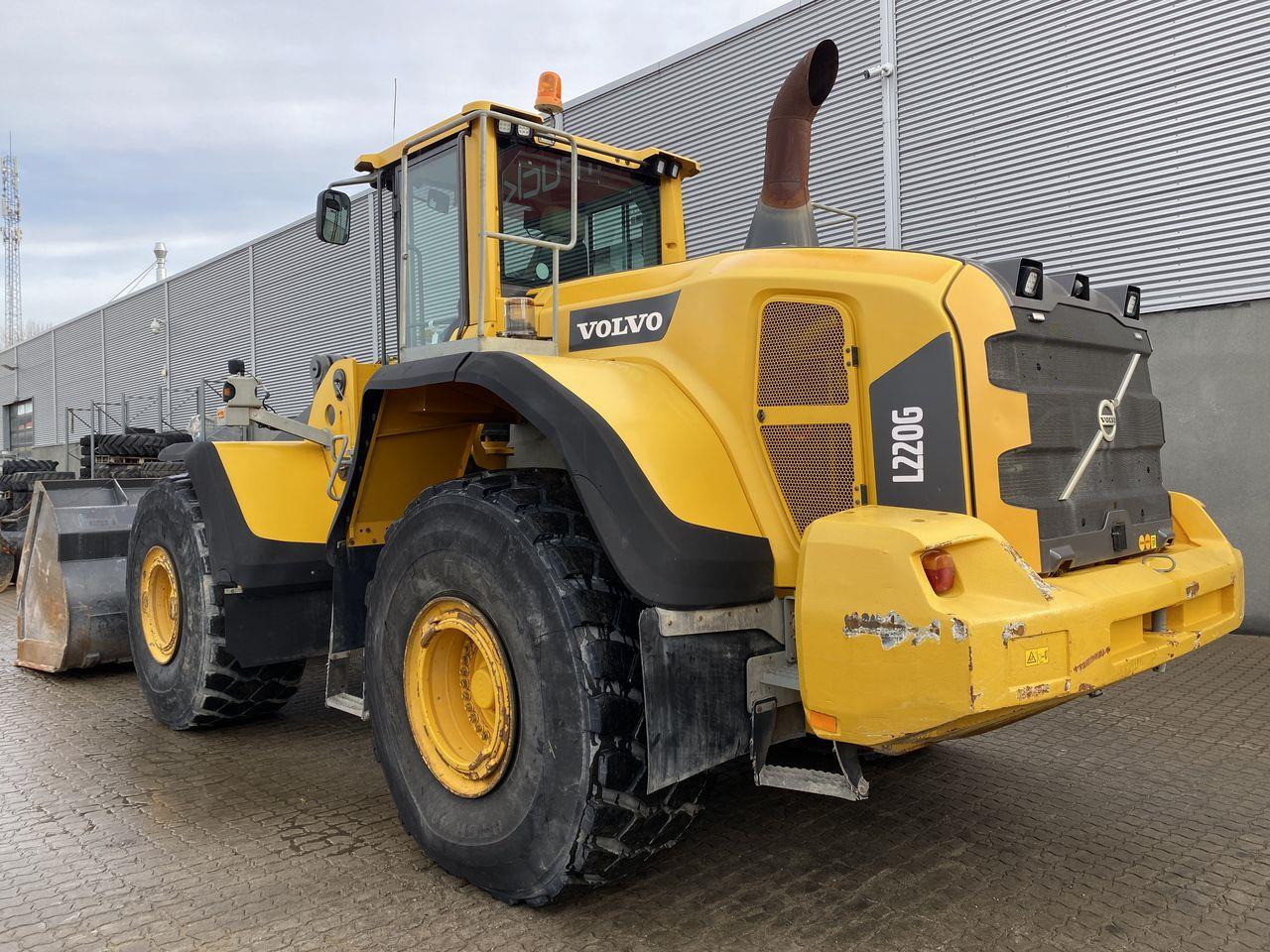 Volvo L220G - Pala gommata: foto 2 Volvo L220G - Pala gommata: foto 2