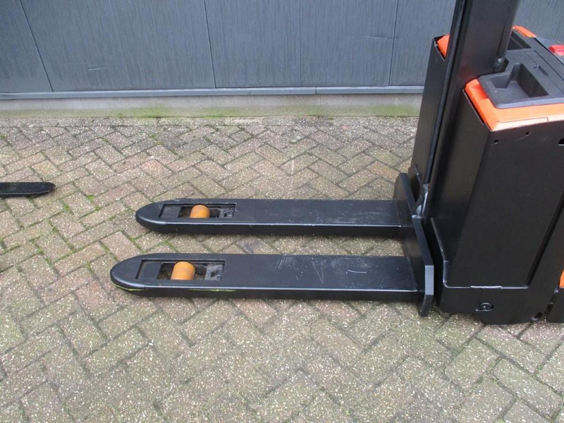 Toyota SWE 080L - Stoccatore: foto 3 Toyota SWE 080L - Stoccatore: foto 3