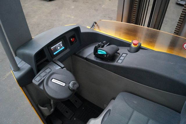 Jungheinrich ETV214 - Carrello retrattile: foto 3 Jungheinrich ETV214 - Carrello retrattile: foto 3