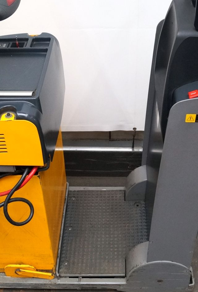 Jungheinrich EZS130 - Trattore elettrico: foto 5 Jungheinrich EZS130 - Trattore elettrico: foto 5
