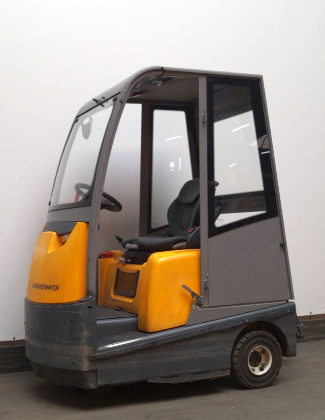 Jungheinrich EZS570 - Trattore elettrico: foto 1 Jungheinrich EZS570 - Trattore elettrico: foto 1