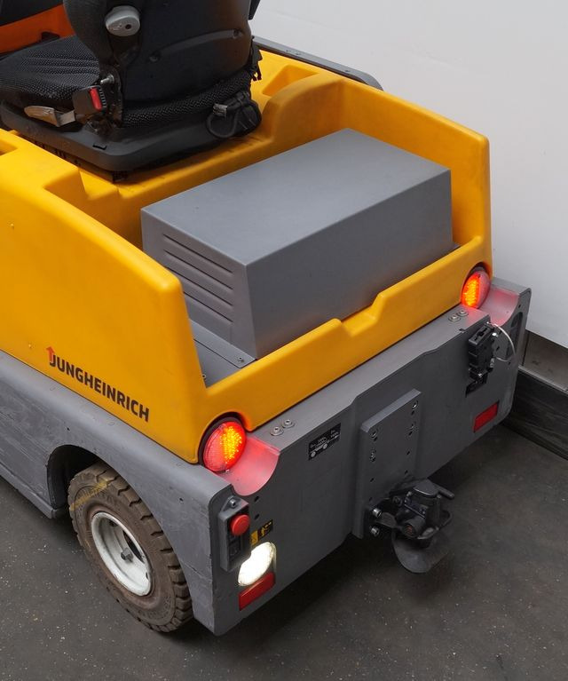 Jungheinrich EZS570 - Trattore elettrico: foto 4 Jungheinrich EZS570 - Trattore elettrico: foto 4