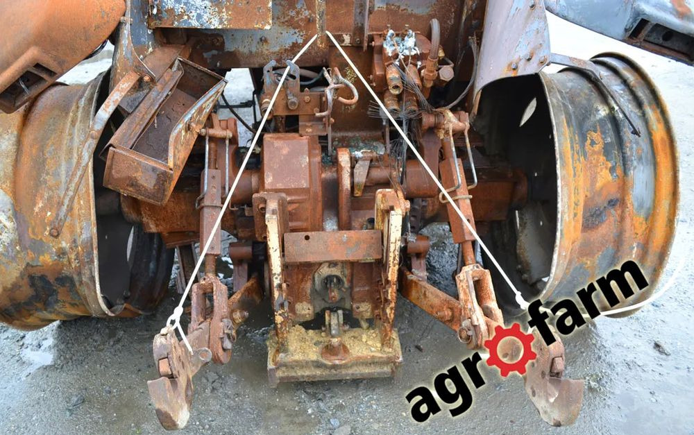 McCormick MC 115 110 skrzynia most silnik piasta zwolnica obudowa - Cambio per Macchina agricola: foto 4 McCormick MC 115 110 skrzynia most silnik piasta zwolnica obudowa - Cambio per Macchina agricola: foto 4