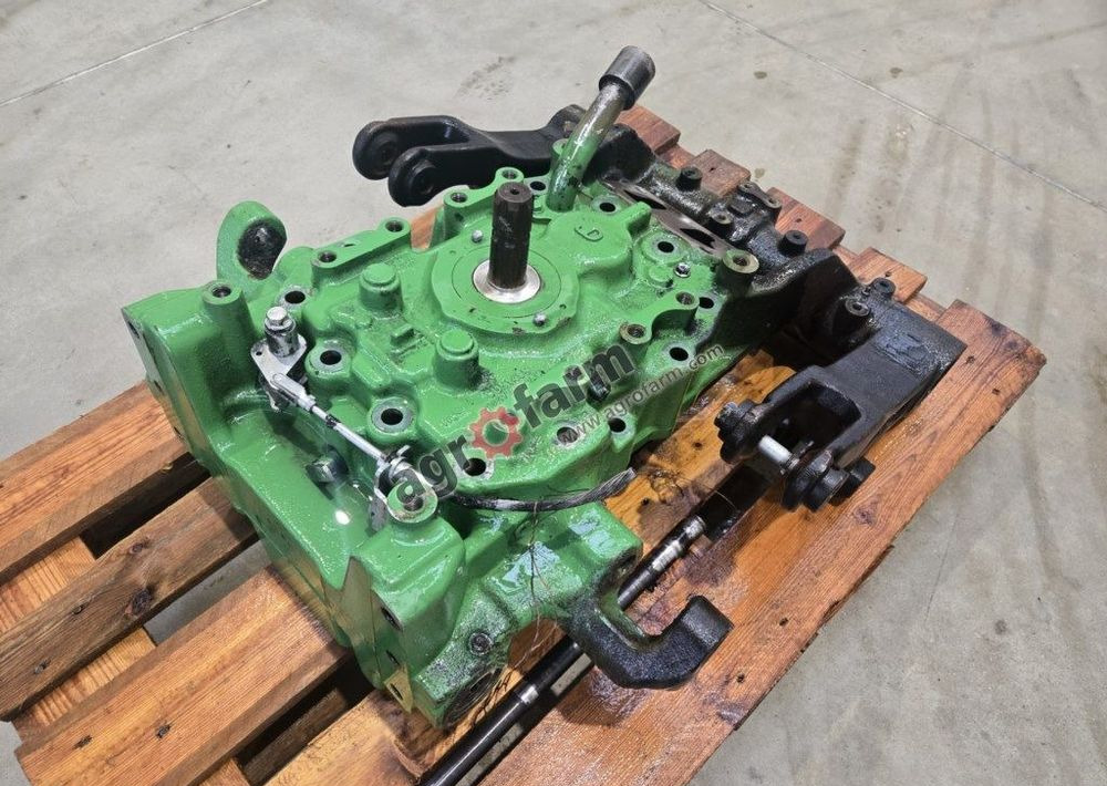 Obudowa WOM, podnośnik, John Deere 5125R, 5130R - Idraulica: foto 1 Obudowa WOM, podnośnik, John Deere 5125R, 5130R - Idraulica: foto 1