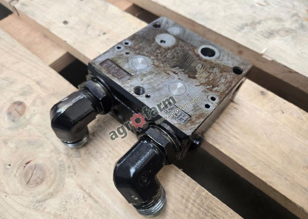 Pokrywa końcowa Valtra T170, T171, T140 - Idraulica: foto 3 Pokrywa końcowa Valtra T170, T171, T140 - Idraulica: foto 3