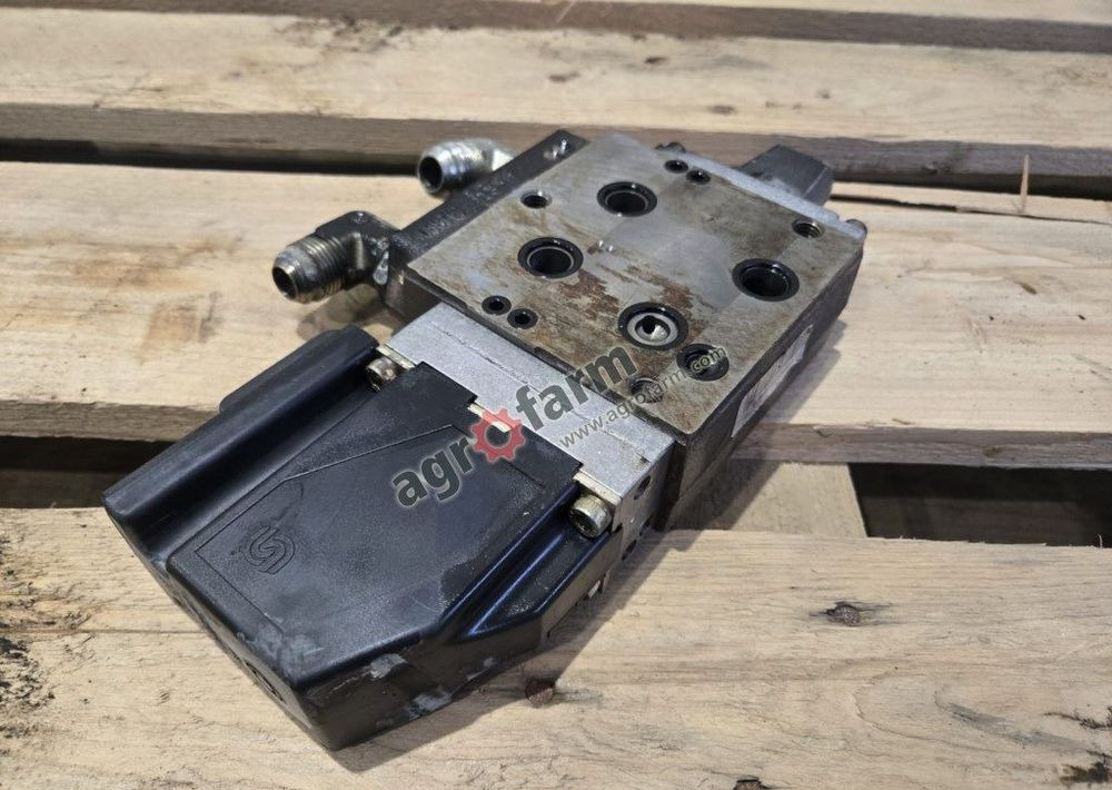 Zawór hydrauliczny PVG32, Valtra T171, T181, T191 - Idraulica: foto 2 Zawór hydrauliczny PVG32, Valtra T171, T181, T191 - Idraulica: foto 2