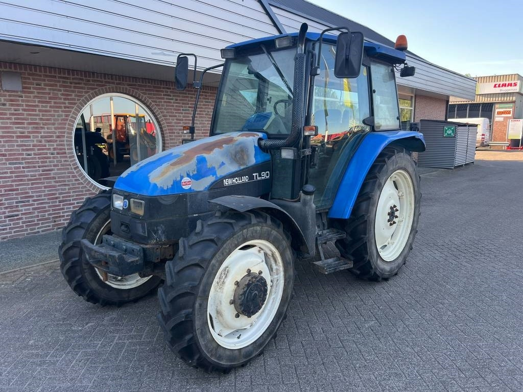 New Holland TL 90 - Trattore: foto 1 New Holland TL 90 - Trattore: foto 1
