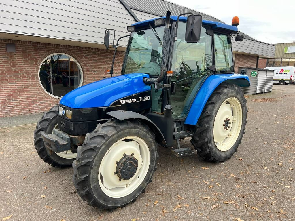 New Holland TL 90 trekker - Trattore: foto 1 New Holland TL 90 trekker - Trattore: foto 1