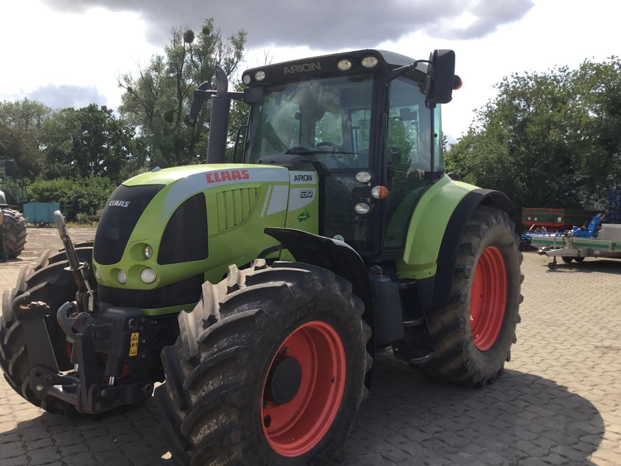 CLAAS Arion 630 - Trattore: foto 4 CLAAS Arion 630 - Trattore: foto 4