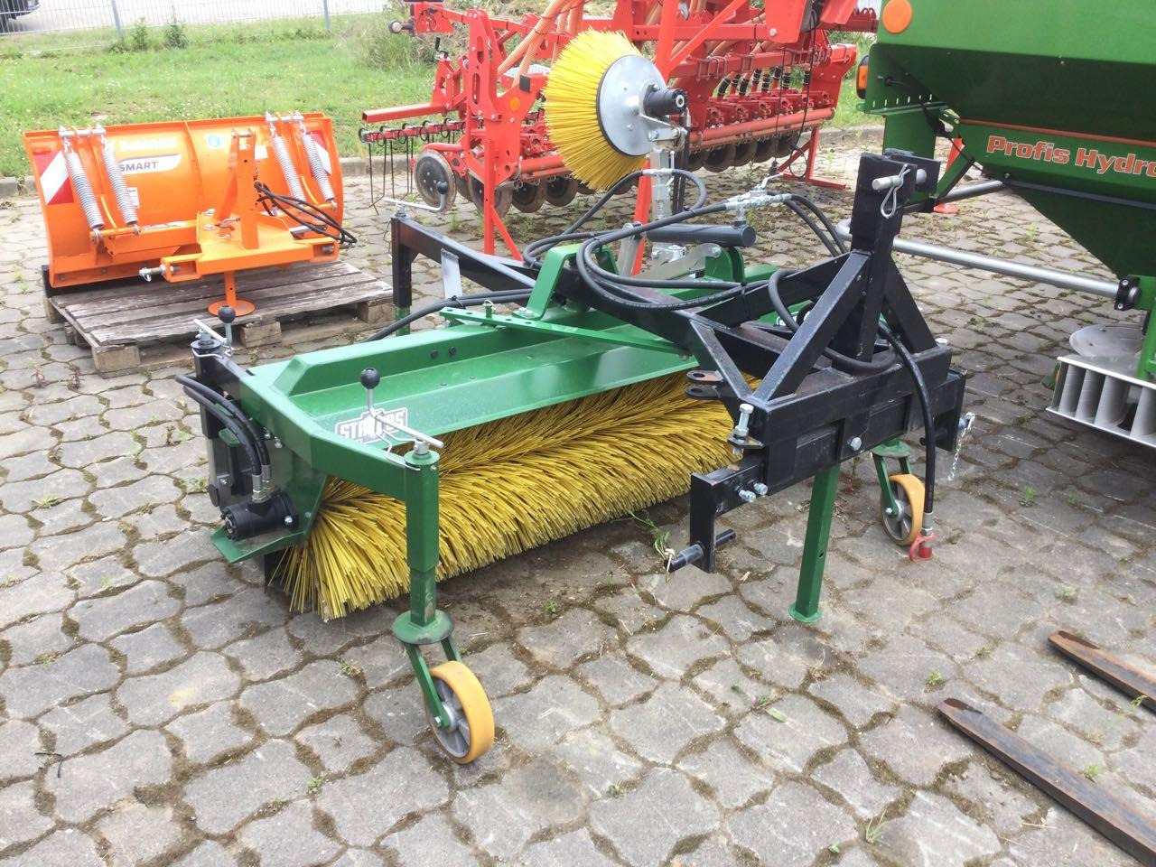 Düvelsdorf Stratos 1,70 mtr. - Spazzola per Veicolo speciale/ Comunale: foto 1 Düvelsdorf Stratos 1,70 mtr. - Spazzola per Veicolo speciale/ Comunale: foto 1