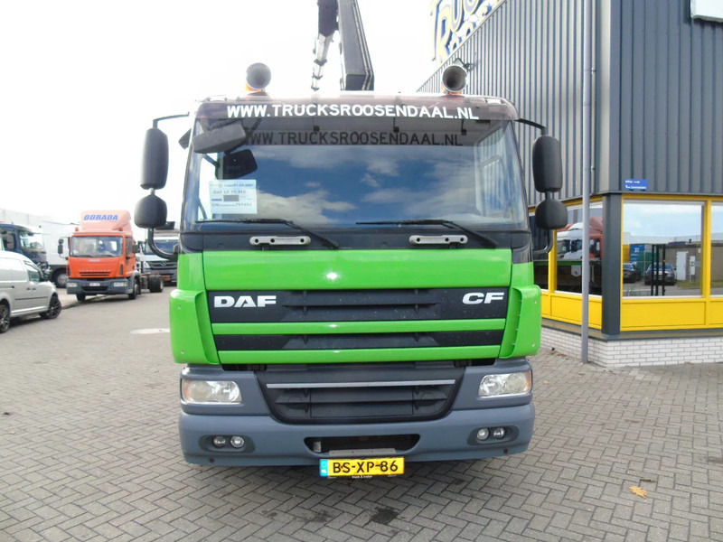 DAF CF 75.310 + HIAB 200 C5 + MANUAL + REMOTE + 6X2 STEERING - Camion con gru: foto 5 DAF CF 75.310 + HIAB 200 C5 + MANUAL + REMOTE + 6X2 STEERING - Camion con gru: foto 5