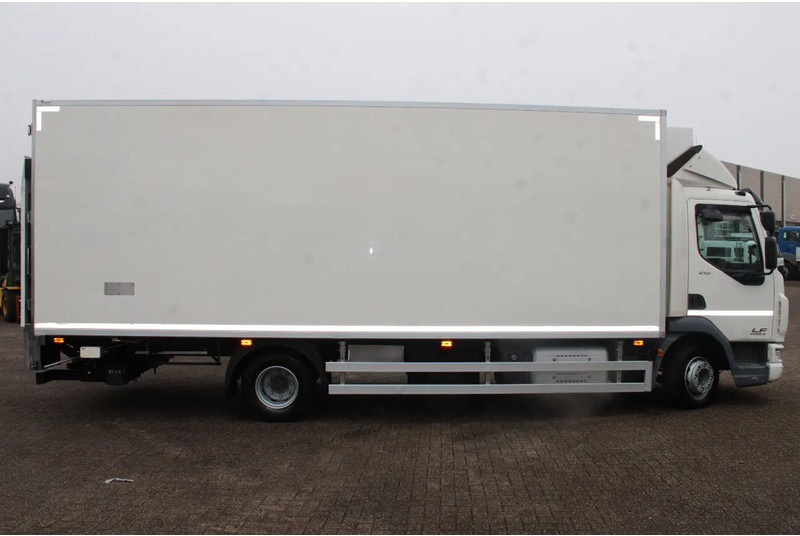 DAF LF 210 + EURO 6 + LIFT - Autocarro frigorifero: foto 2 DAF LF 210 + EURO 6 + LIFT - Autocarro frigorifero: foto 2