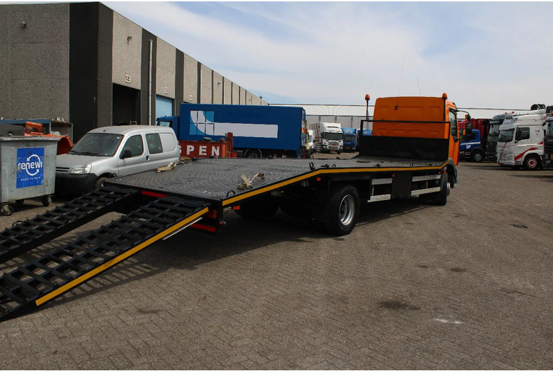 DAF LF 55.220 + HYDROLIC RAMPS + MANUAL - Autocarro trasporto automezzi: foto 3 DAF LF 55.220 + HYDROLIC RAMPS + MANUAL - Autocarro trasporto automezzi: foto 3