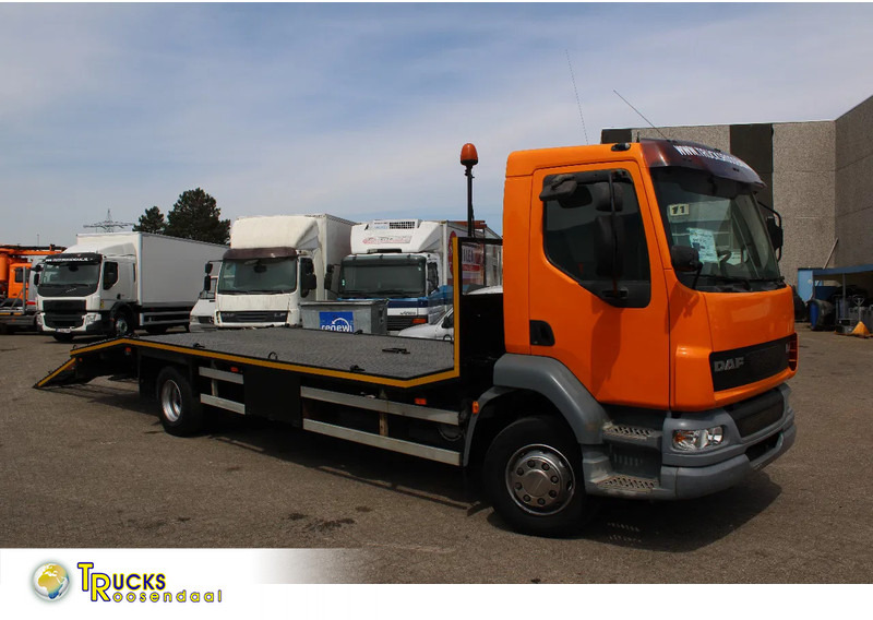 DAF LF 55.220 + HYDROLIC RAMPS + MANUAL - Autocarro trasporto automezzi: foto 1 DAF LF 55.220 + HYDROLIC RAMPS + MANUAL - Autocarro trasporto automezzi: foto 1
