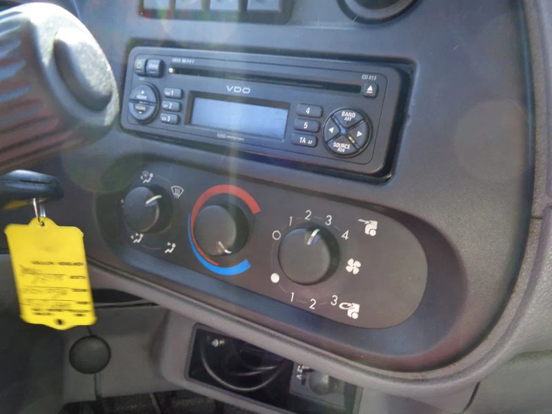 Camion centinato DAF LF55.180 + MANUAL + LIFT: foto 6 Camion centinato DAF LF55.180 + MANUAL + LIFT: foto 6