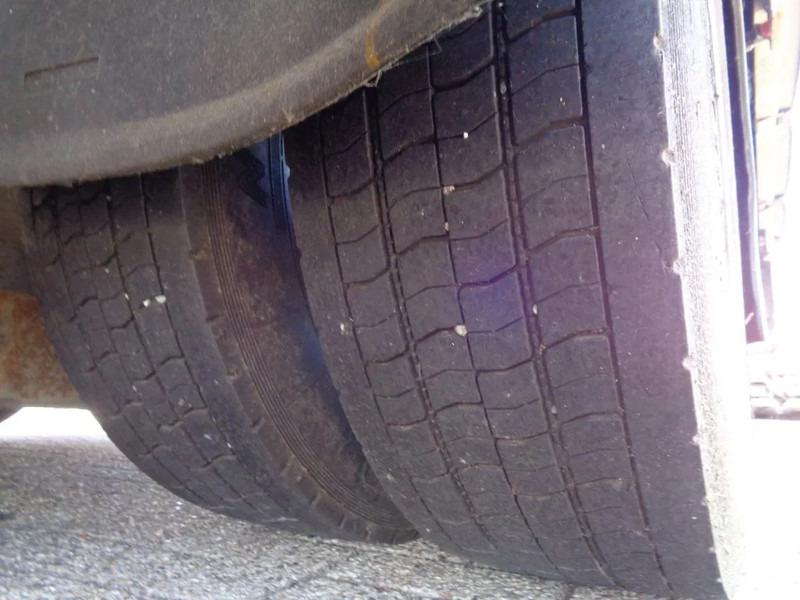 Camion centinato DAF LF55.180 + MANUAL + LIFT: foto 14 Camion centinato DAF LF55.180 + MANUAL + LIFT: foto 14