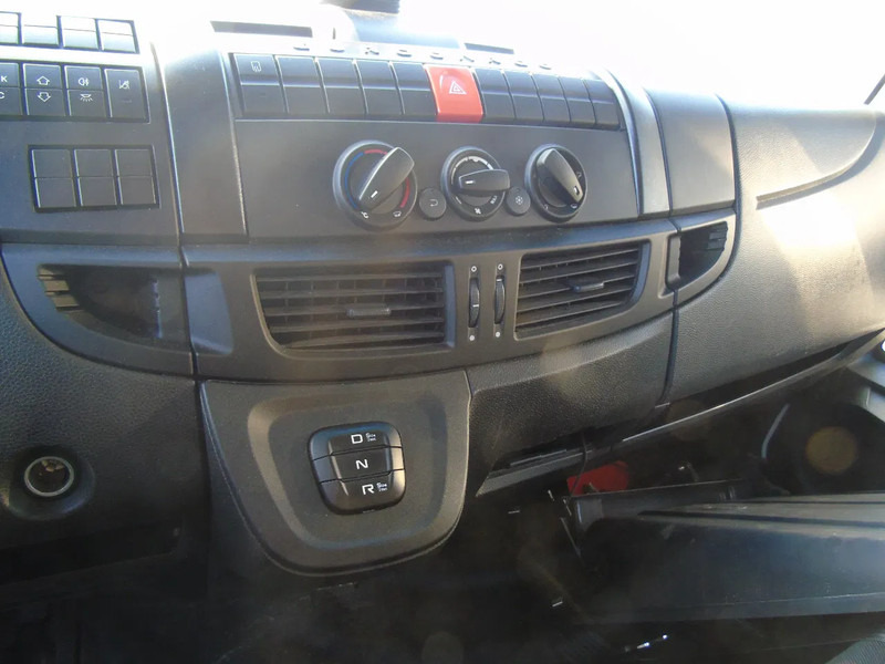 Iveco Eurocargo 120E19 + euro 6 + lift + BROKEN ENGINE - Autocarro furgonato: foto 5 Iveco Eurocargo 120E19 + euro 6 + lift + BROKEN ENGINE - Autocarro furgonato: foto 5