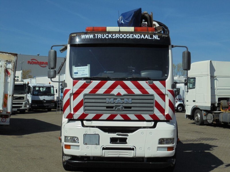 MAN TGA 41.460 1e Owner + Manual + Fassi F800XP 6x hydr. + Winch + hoogzit 8x4 + Low KM + Remote + FLY-JIB Prepared - Camion con gru: foto 2 MAN TGA 41.460 1e Owner + Manual + Fassi F800XP 6x hydr. + Winch + hoogzit 8x4 + Low KM + Remote + FLY-JIB Prepared - Camion con gru: foto 2