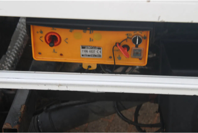 MAN TGL reserved 12.180 + EURO 6 + 12T - Autocarro furgonato: foto 5 MAN TGL reserved 12.180 + EURO 6 + 12T - Autocarro furgonato: foto 5