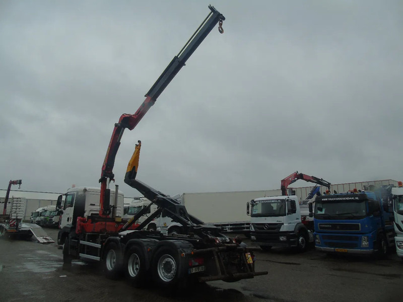 MAN TGS 35.440 + PALFINGER 24500 + 8X4 + EURO 5 + REMOTE - Camion con gru: foto 4 MAN TGS 35.440 + PALFINGER 24500 + 8X4 + EURO 5 + REMOTE - Camion con gru: foto 4