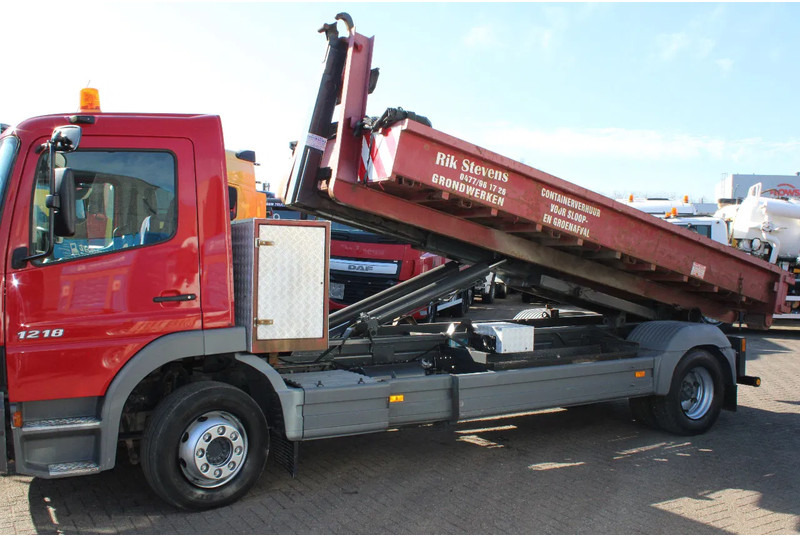 Mercedes-Benz Atego reserved!! 1218 + HYVALIFT + CONTAINER + MANUAL - Autocarro scarrabile: foto 3 Mercedes-Benz Atego reserved!! 1218 + HYVALIFT + CONTAINER + MANUAL - Autocarro scarrabile: foto 3