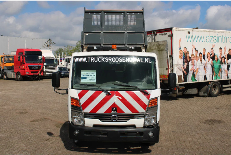 Nissan 45.13 + EURO 4 + C patent + tipper + MANUAL - Autocarro ribaltabile: foto 2 Nissan 45.13 + EURO 4 + C patent + tipper + MANUAL - Autocarro ribaltabile: foto 2