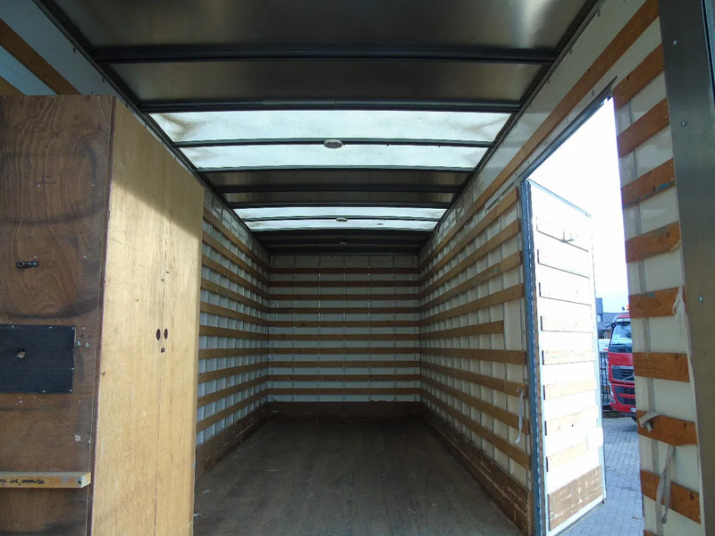 Renault D 220 + special lift + 165km! - Autocarro furgonato: foto 4 Renault D 220 + special lift + 165km! - Autocarro furgonato: foto 4