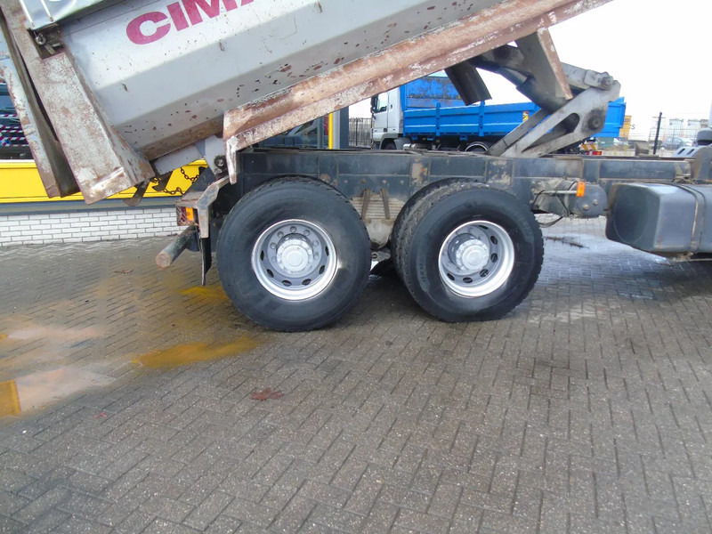 Renault Kerax 420 DCI + MANUAL + SPRING + 6X4 + PERFECT - Autocarro ribaltabile: foto 3 Renault Kerax 420 DCI + MANUAL + SPRING + 6X4 + PERFECT - Autocarro ribaltabile: foto 3