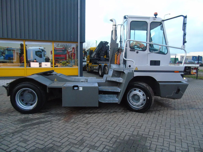 Terberg YT 182 fully funtion + perfect - Trattore terminale: foto 2 Terberg YT 182 fully funtion + perfect - Trattore terminale: foto 2