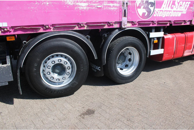 Volvo FM 370 + PALFINGER 23002 /6EXT + REMOTE + 6X2 STEERING - Camion con gru: foto 4 Volvo FM 370 + PALFINGER 23002 /6EXT + REMOTE + 6X2 STEERING - Camion con gru: foto 4