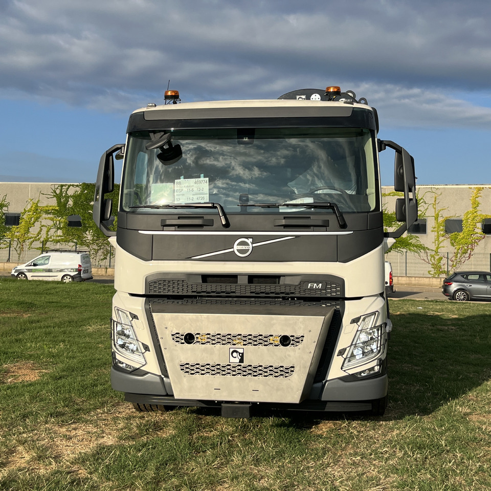Volvo FM84RF3A - Autocarro con pianale/ Cassone fisso, Camion con gru: foto 2 Volvo FM84RF3A - Autocarro con pianale/ Cassone fisso, Camion con gru: foto 2