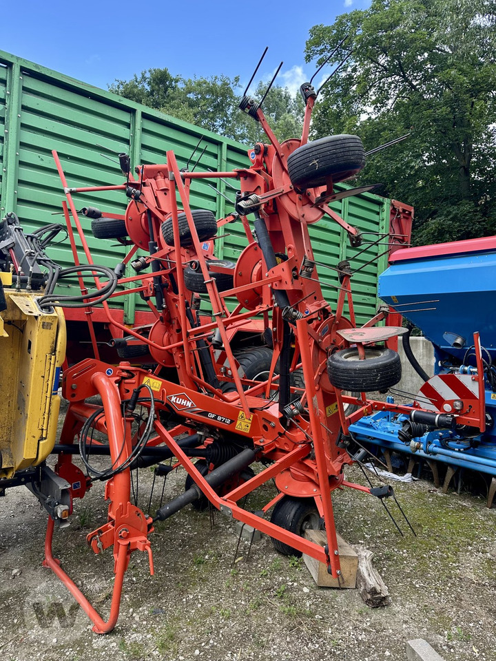 Kuhn GF 8712 - Voltafieno: foto 1 Kuhn GF 8712 - Voltafieno: foto 1