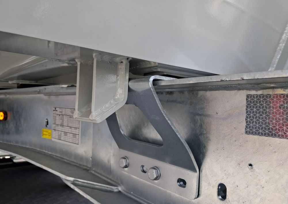 Zaslaw Aluminiowa skrzynia 28-33m3 - Semirimorchio ribaltabile: foto 4 Zaslaw Aluminiowa skrzynia 28-33m3 - Semirimorchio ribaltabile: foto 4