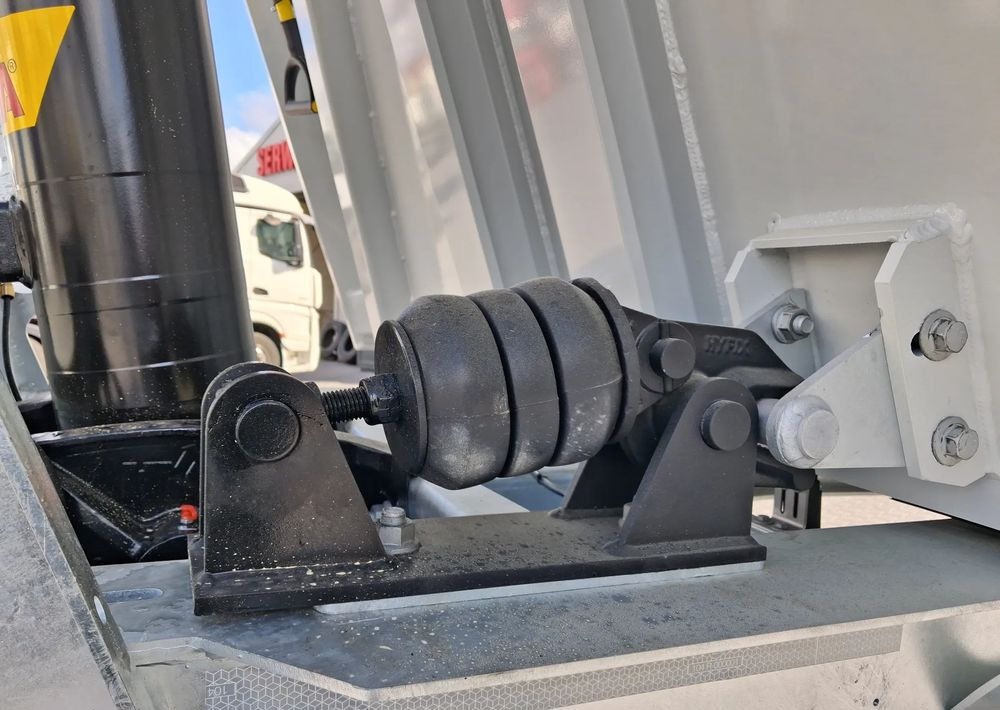 Zaslaw Aluminiowa skrzynia 28-33m3 - Semirimorchio ribaltabile: foto 5 Zaslaw Aluminiowa skrzynia 28-33m3 - Semirimorchio ribaltabile: foto 5