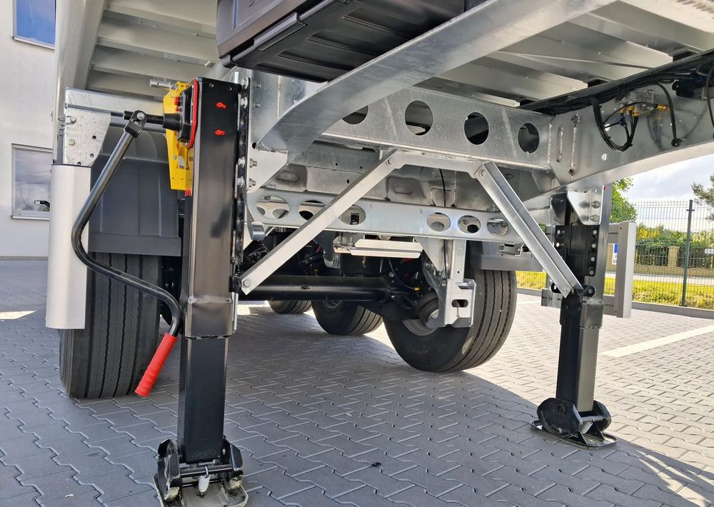 Leasing di  Zaslaw Aluminiowa skrzynia 28-33m3 Zaslaw Aluminiowa skrzynia 28-33m3: foto 11