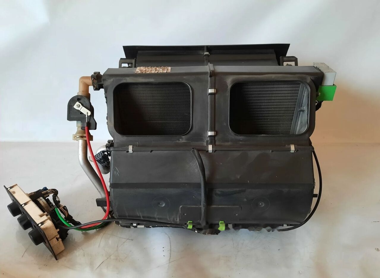 Bosch NAGRZEWNICA DAF XF 105 DAF XF105 truck - Cabina e interni per Camion: foto 3 Bosch NAGRZEWNICA DAF XF 105 DAF XF105 truck - Cabina e interni per Camion: foto 3