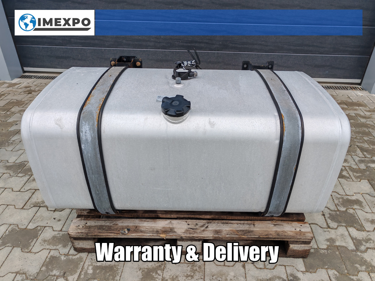 MAN TGS TGX / ALU FUEL TANK / 131x70x57,5 / 480L / 81122015937 - Serbatoio carburante: foto 1 MAN TGS TGX / ALU FUEL TANK / 131x70x57,5 / 480L / 81122015937 - Serbatoio carburante: foto 1