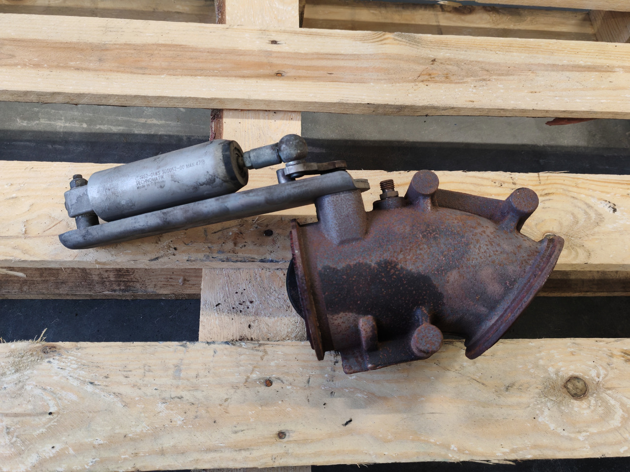 MAN TGS TGX EURO 6 / D2676LF51 / ENGINE BRAKE / 51152016270 - Motore e ricambi: foto 2 MAN TGS TGX EURO 6 / D2676LF51 / ENGINE BRAKE / 51152016270 - Motore e ricambi: foto 2