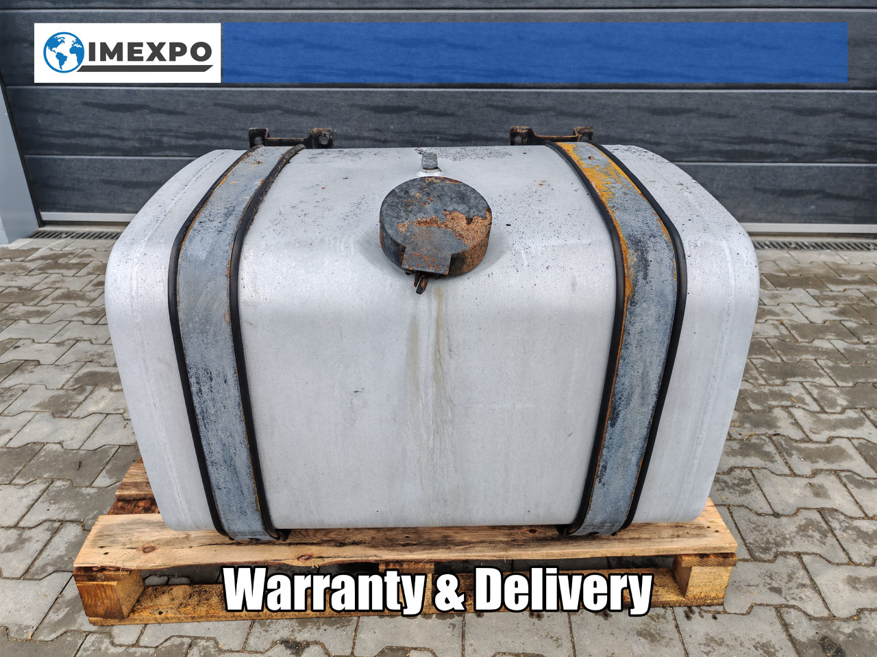 MAN TGX TGS / ALU FUEL TANK / 330L / 96x70x57,5 - Serbatoio carburante: foto 1 MAN TGX TGS / ALU FUEL TANK / 330L / 96x70x57,5 - Serbatoio carburante: foto 1