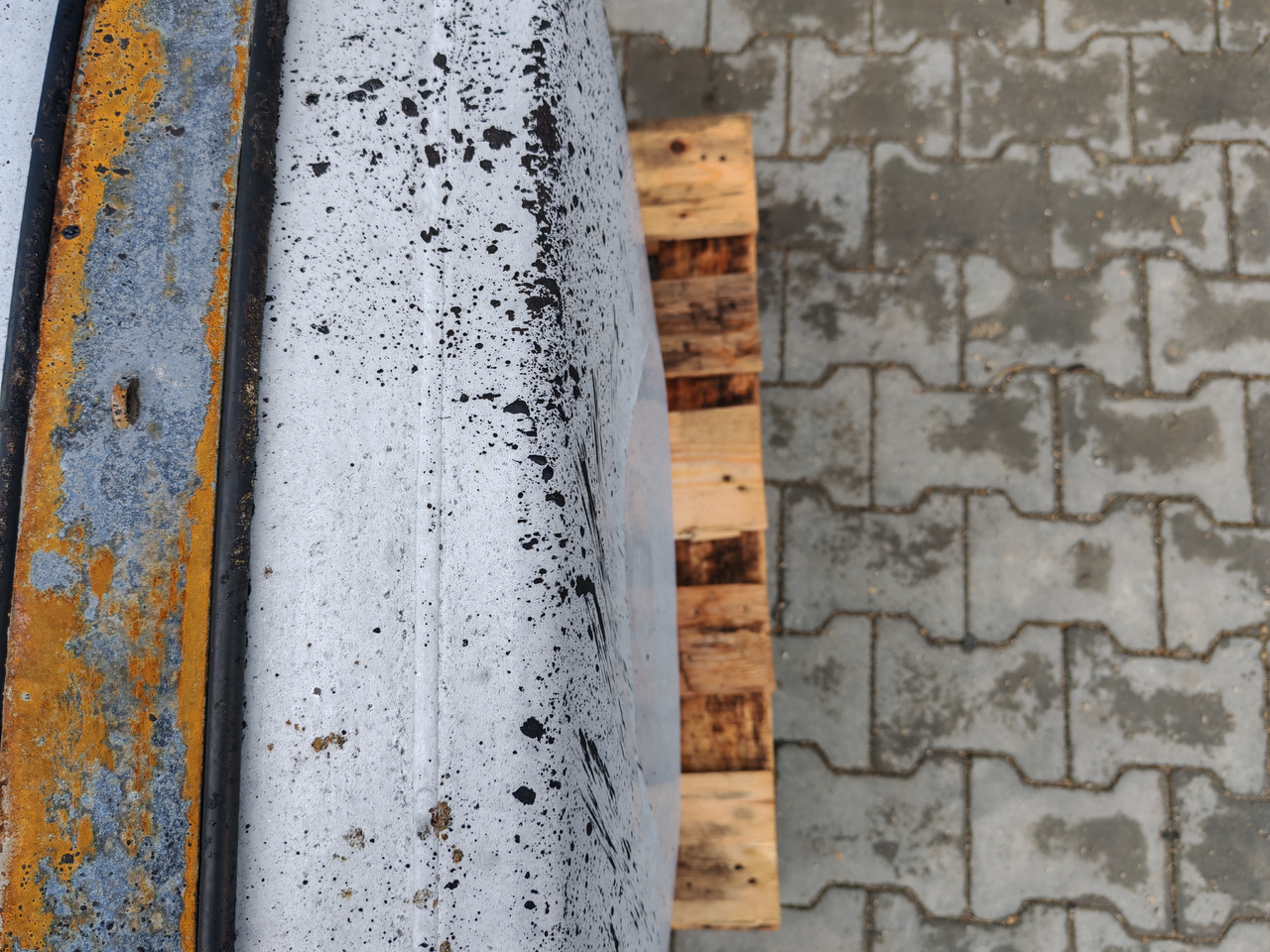 MAN TGX TGS / ALU FUEL TANK / 330L / 96x70x57,5 - Serbatoio carburante: foto 4 MAN TGX TGS / ALU FUEL TANK / 330L / 96x70x57,5 - Serbatoio carburante: foto 4