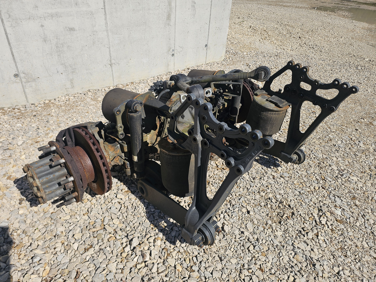 MERCEDES-BENZ ACTROS MP4 / COMPLETE REAR AXLE / R440 /RATIO: 2.733 - Asse posteriore: foto 4 MERCEDES-BENZ ACTROS MP4 / COMPLETE REAR AXLE / R440 /RATIO: 2.733 - Asse posteriore: foto 4