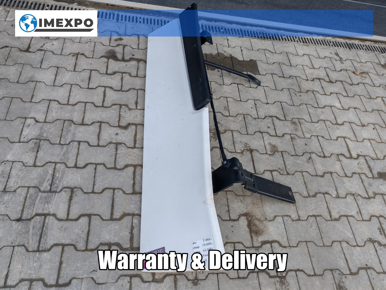 RENAULT RANGE T EURO 6 / HIGH CAB / RIGHT SPOILER - Aero kit/ Spoiler: foto 1 RENAULT RANGE T EURO 6 / HIGH CAB / RIGHT SPOILER - Aero kit/ Spoiler: foto 1